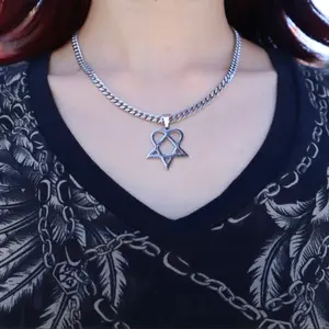 Heartagram Chain