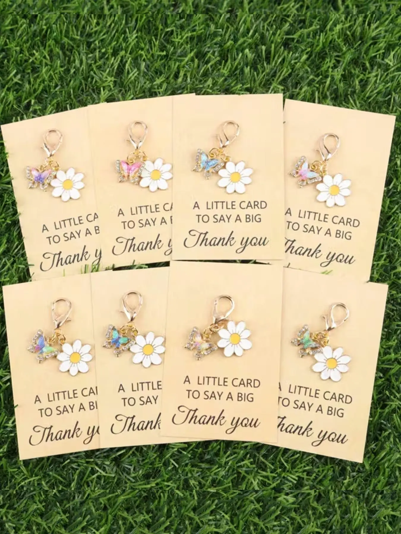 8 Counts Cute Enamel Butterfly and Daisy Design Keychain Set with "Thank You" Inspirational Thanksgiving Card, Decorative Keychain for Bags and Other Daily Accessories, Teacher's Day Gifts, Women's Positive Energy Daily Accessories