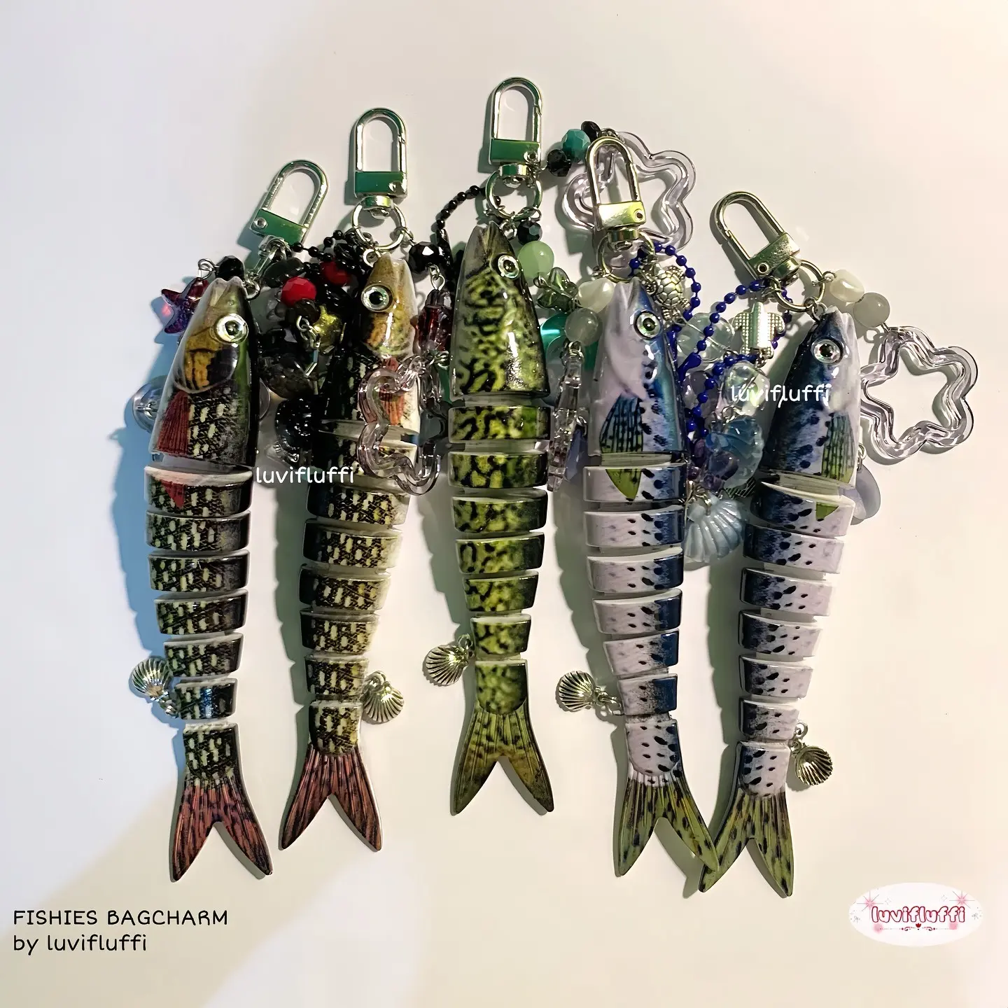 Cute Fish Keychain with Decorative Accessories – Great for Backpacks, Keys & Gifts