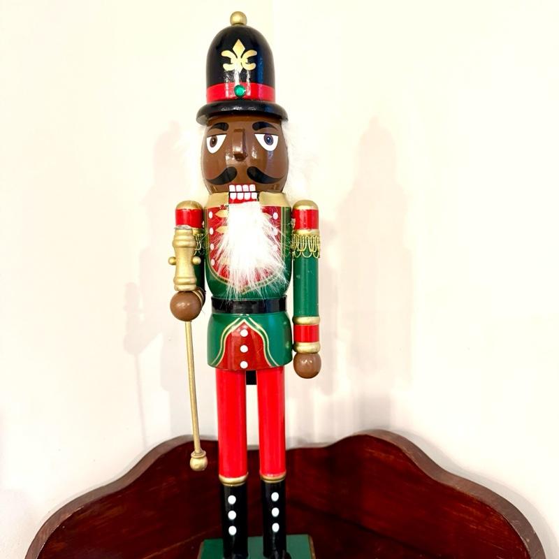 Black Nutcracker 49 cm tall - Elegant Design with Unique Black Color and Traditional Nutcracker Patterns Home Decor Ornaments Wedding Party Decoration