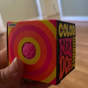Needoh color changing glob
