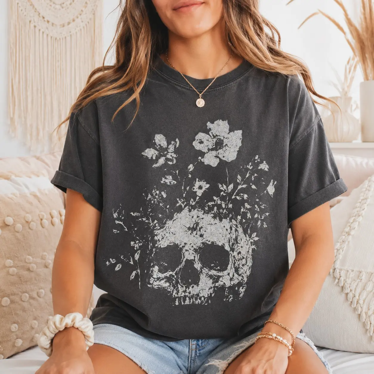 Comfort Colors Floral Human Skull Women Graphic Shirts Halloween Party, Gothic Goblincore Spooky Short Sleeve Tee Daughter Gifts