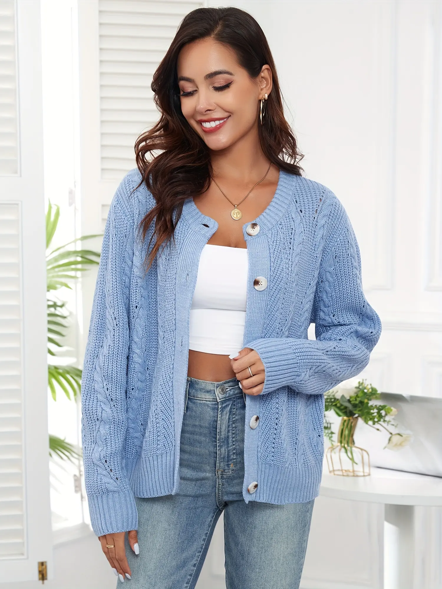 Women's Cable Knit Crewneck Cardigan - Classic Design - Womenswear, Knitwear