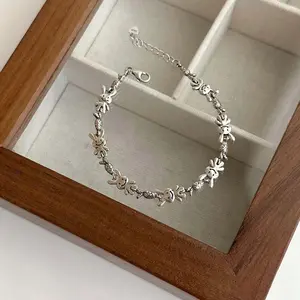 Niche exquisite cute mini rabbit carrot bracelet unique simple fashion daily girls accessories