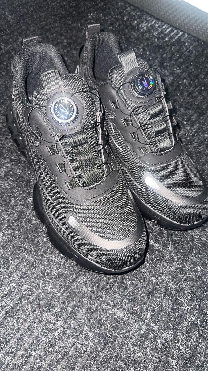 Item: black, US11.5 (CN47), Runs big.Size down