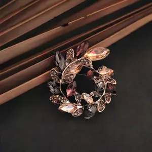 Luxury Vintage Style Wreath Brown Crystal Brooch Pin