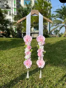 Handmade Ribbon Flower Graduation Sash – Custom Floral Lei for Senior Photos