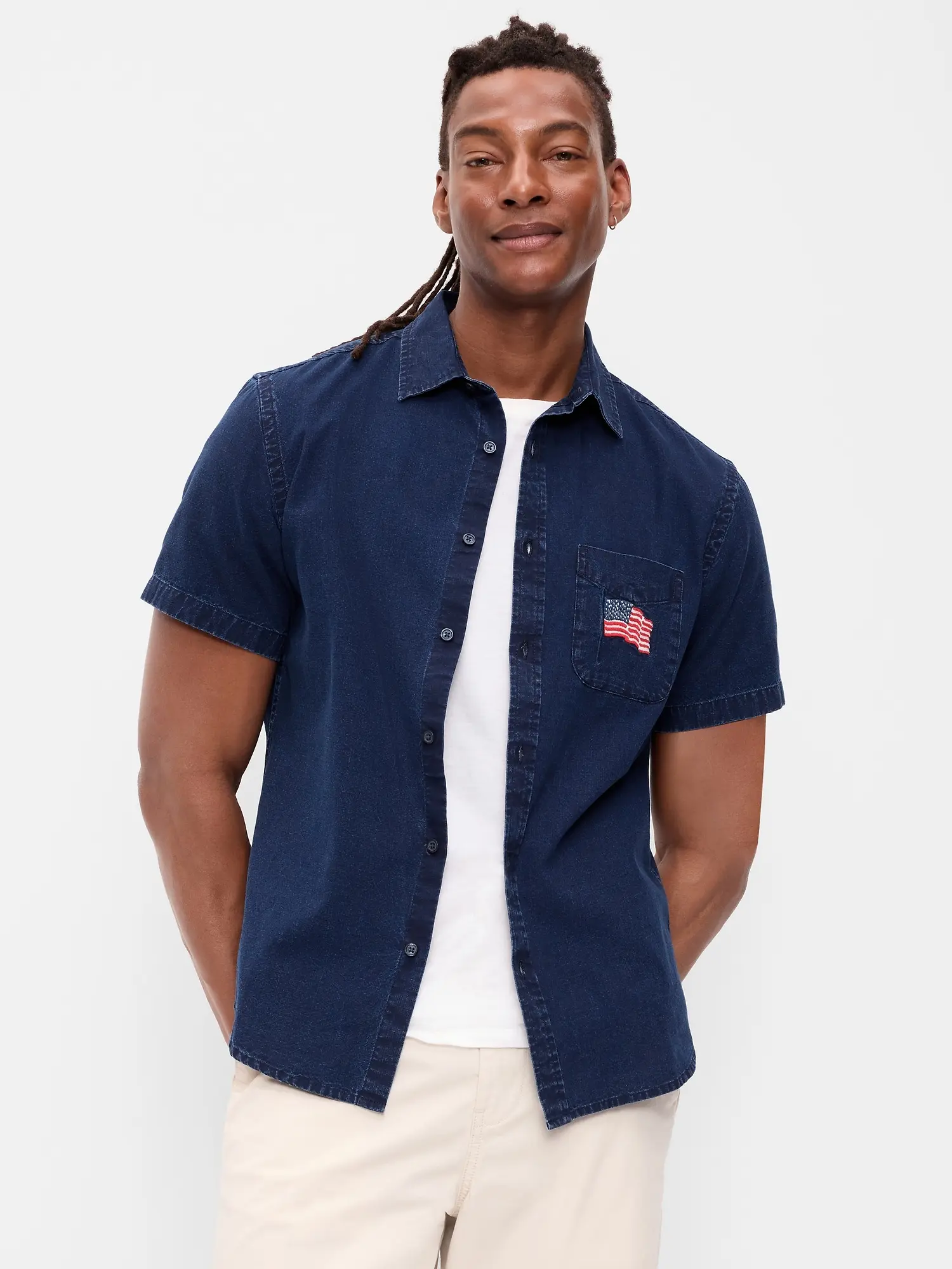 Old Navy Men's Classic Fit Everyday Denim Shirt