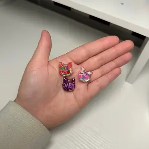 Cat Customized Name Tags - Personalized Pet Identification Tags for Cats - Easy to Use & Versatile Design - Perfect for Cat Owners