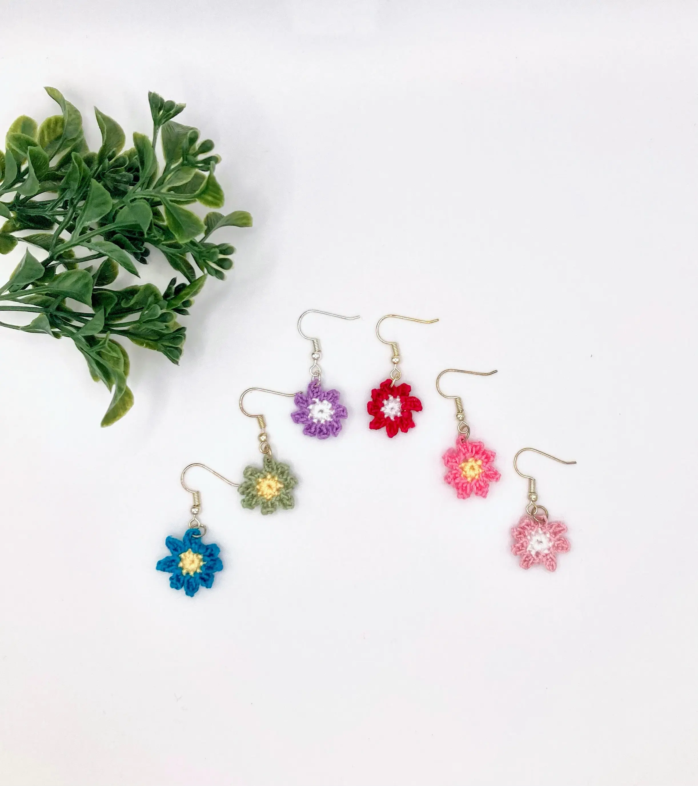 Twin Lee, Crochet flower earrings, Spring flowers, hypoallergenic earrings
