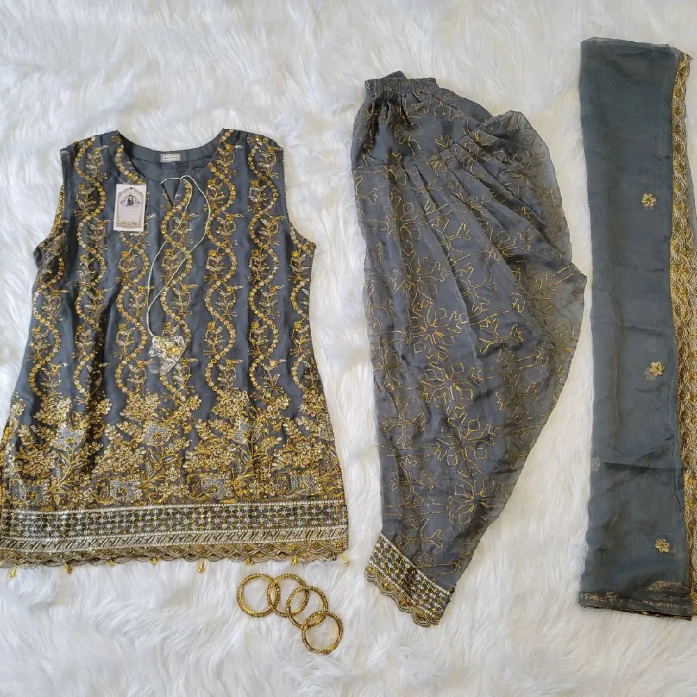 Punjabi size L. 40