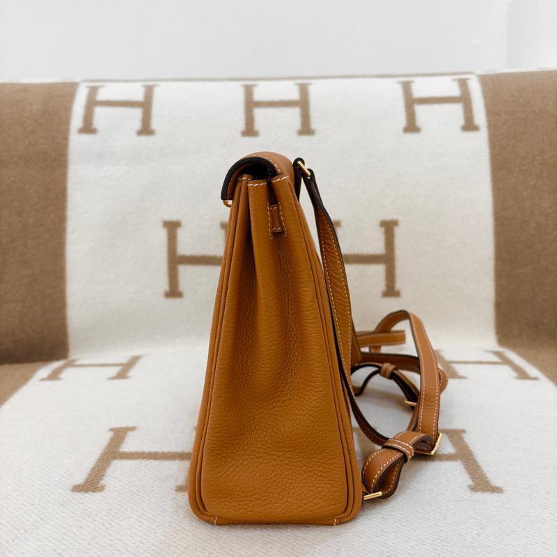 Pre-owned HERMÈS Leather Backpacks Hermes Kelly Ado Taurillon Clemence 1H Toffee (0728m3)