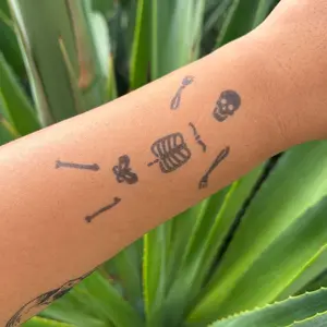 Spine Tattoo Skeleton Tattoo 2 Week Tattoo Semi Permanent Tattoo Vegan Tattoo Halloween Tattoo Bone Tattoo Skeleton Tattoo Festival Tattoo Gift Glossy