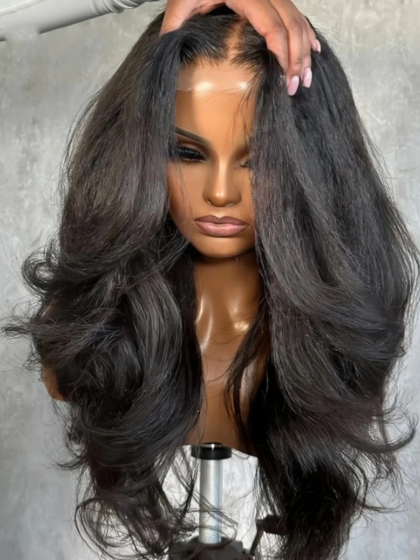Glueless Wavy Synthetic Hair Wigs, 26 Inches, 180% Density, 13x4x1 Front Lace, Heat Resistant Wigs, Natural Look, Daily Use, Glueless Ready To Wear Wig