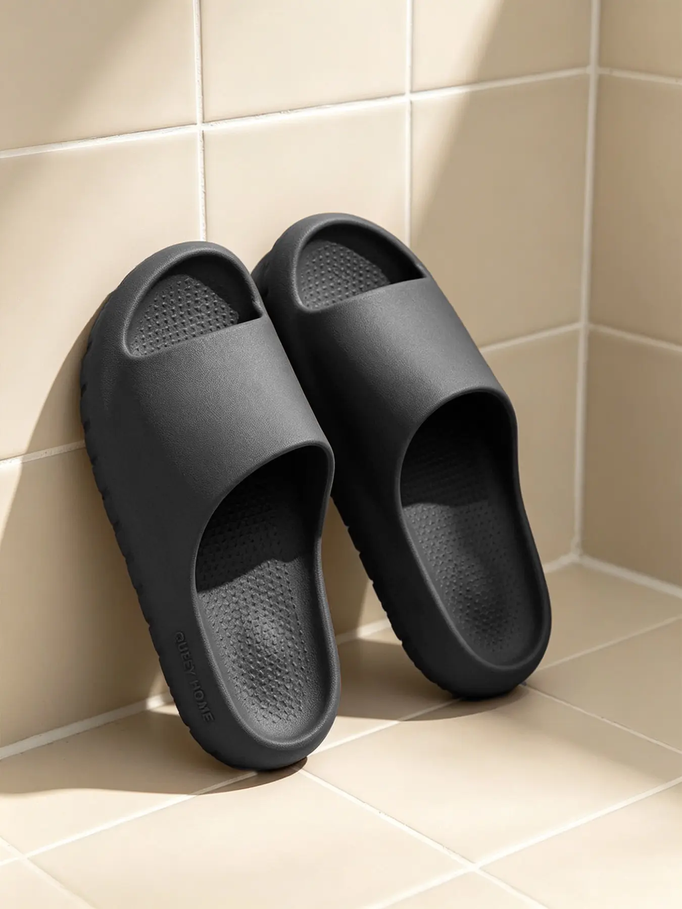Men's Summer Slippers, Comfortable Lightweight Indoor House Slippers Non-Slip Bathroom Shoes, Couples' Home Use, Simple Design, Ideal for Bathing and Relaxation, Footwear