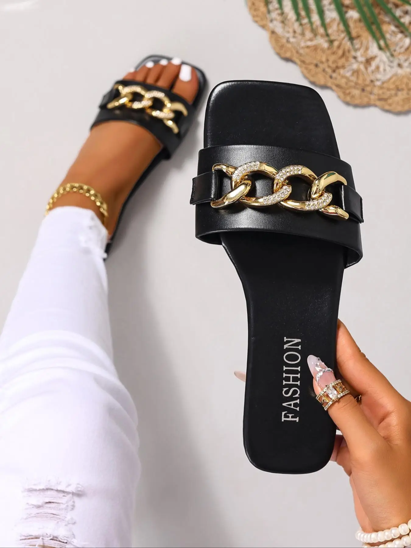 Women's Fashion Black Chain Decorated Slide Sandals, Casual Comfortable Flat Fashionable Sandals for Beach, Outdoor, Daily Wear, Walking Shoes, Footwe