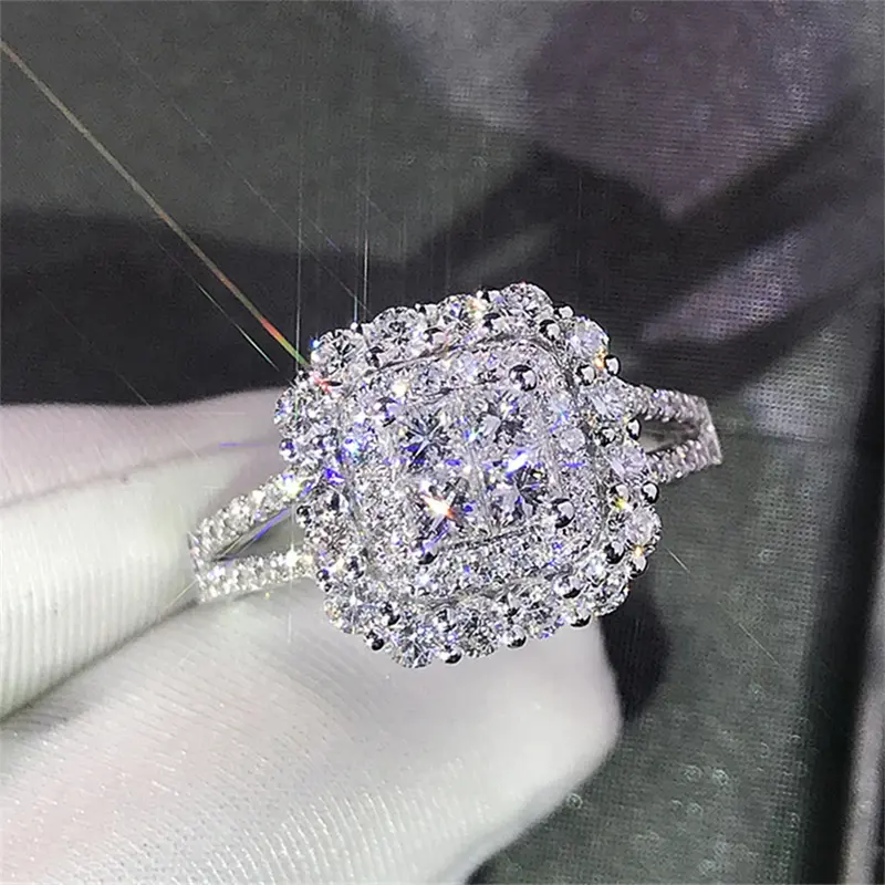 Elegant Women's Ring, sparkling rings for women,accessories adults, funky unique accessories ,promise rings for gf, engagement rings, accessories for women, Suitable for parties,Christmas and Halloween,festivals, gifting, and daily wear