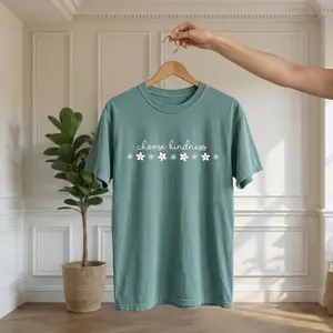 Comfort Colors Women's Short-Sleeve T-Shirt - Retro Floral, Letter Print, Choose Kindness Inspirational Design, Fitted/Oversized Unisex Cotton Graphic Tee for Teachers - Machine-Washable Women's T-Shirts (Positivity Focus)