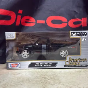 Motormax 1:24 Scale 1992 Chevrolet 424 SS Black Diecast Model Car