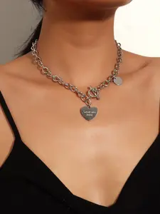 Heart Charm Necklace, Chain Link Necklace, Heart Style Choker, Daily Wear Necklace, Elegant Jewelry Accessory, Perfect Gift Idea, Stylish Heart Pendant Design, Versatile Fashion Statement