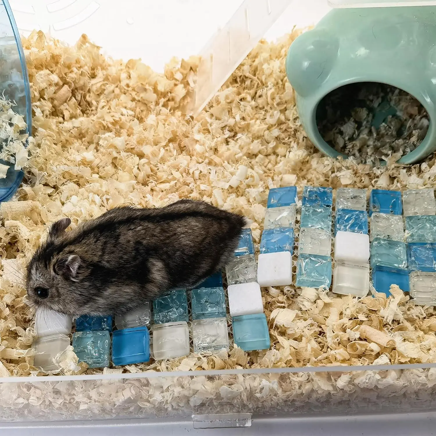 Crystal Hamster Cooling Pad, Scalable Quartz Glass Ice Crack Bed for Summer, Small Pet Cooling Pad for Dwarf Hamster, Ceramics Material, Hamster Cage Accessories