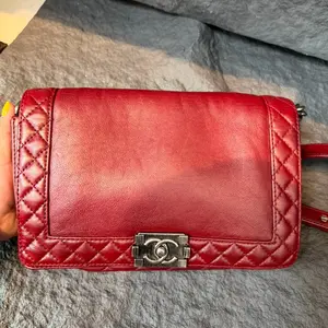 Pre-owned CHANEL Leboy SN18 red