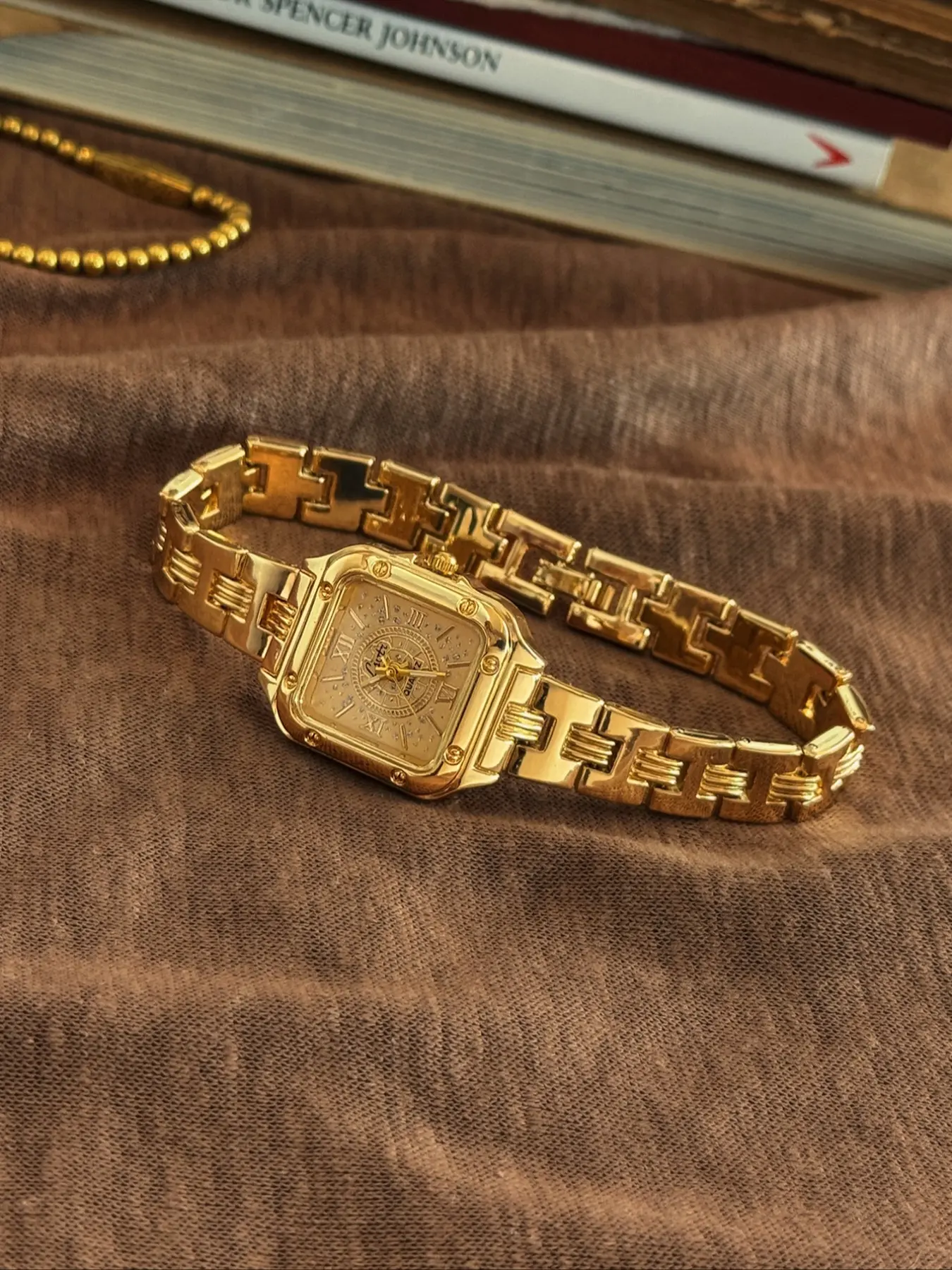 New Golden Square Dial Ladies Watch, Elegant Simple Roman Scale Dial Waterproof Durable Quartz Watch for Daily Life and Going Out Parties, Fashionable Wristwatch, Fashionable Analog Watch, Fashionable Watches