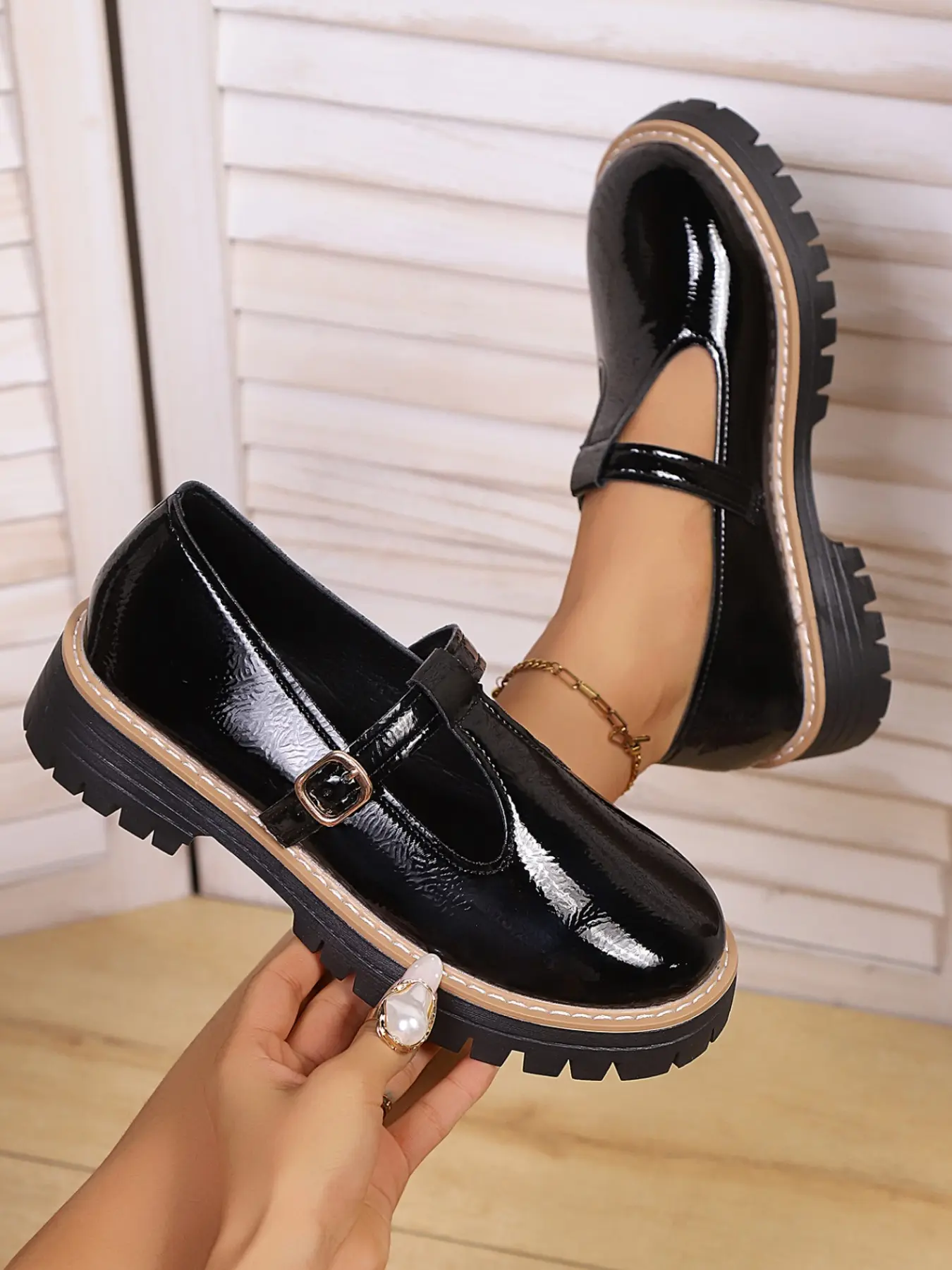 Four-Season Women's College Style Loafers, T-Bar Design Retro Vintage Casual Shoes, PU Leather Round Toe, Rubber, All Seasons Comfortable Footwear