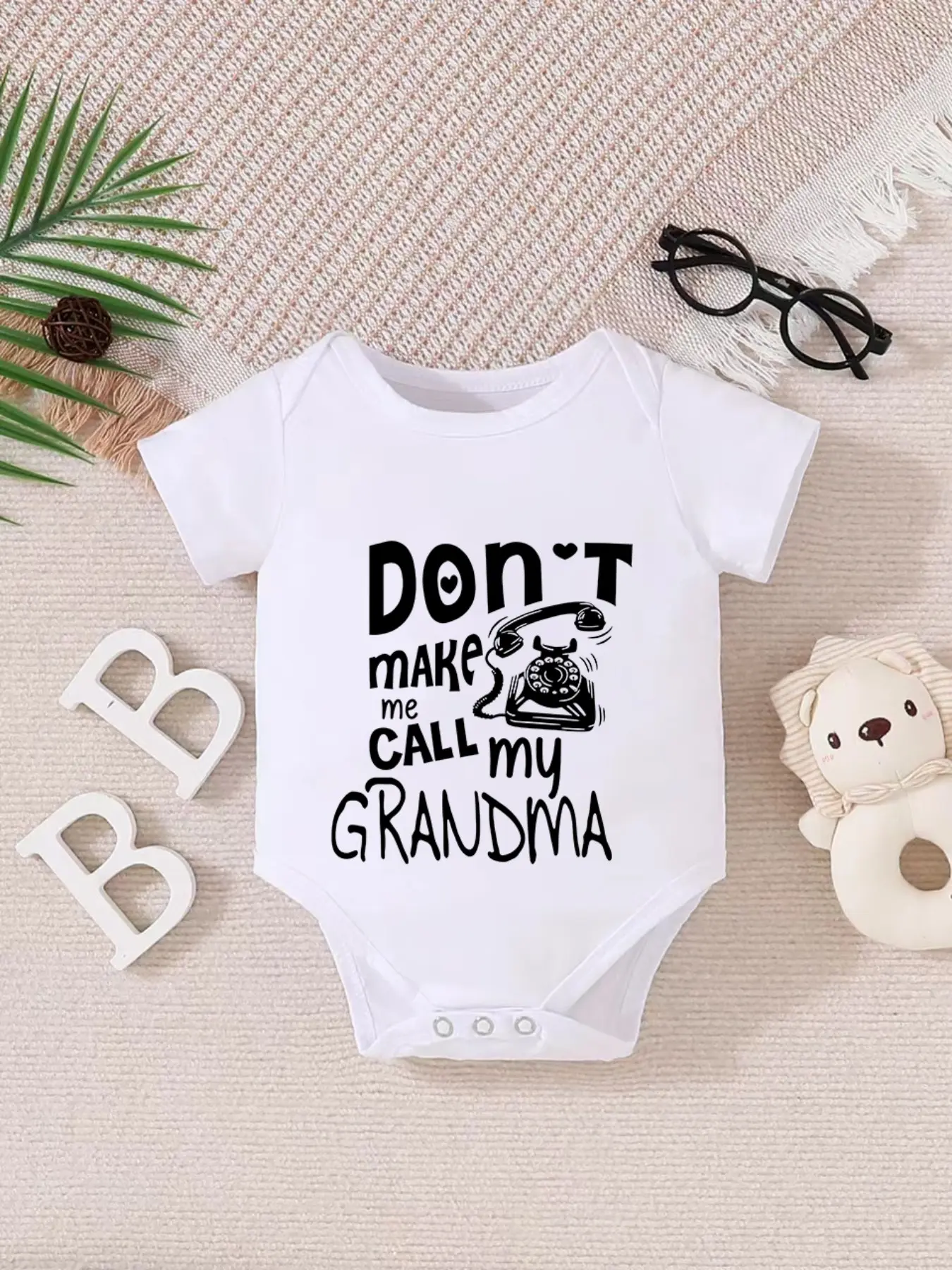 Newborn Summer Short Sleeve Triangle Shirt, Unisex Baby Clothes, Cute Retro Phone Print, Fun One-Piece Bodysuit, Perfect for Boys and Girls, Fun themed bodysuits, Letter Print Bodysuit