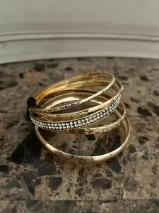 Bangle Braclets Gold Plated (costume jewelry)