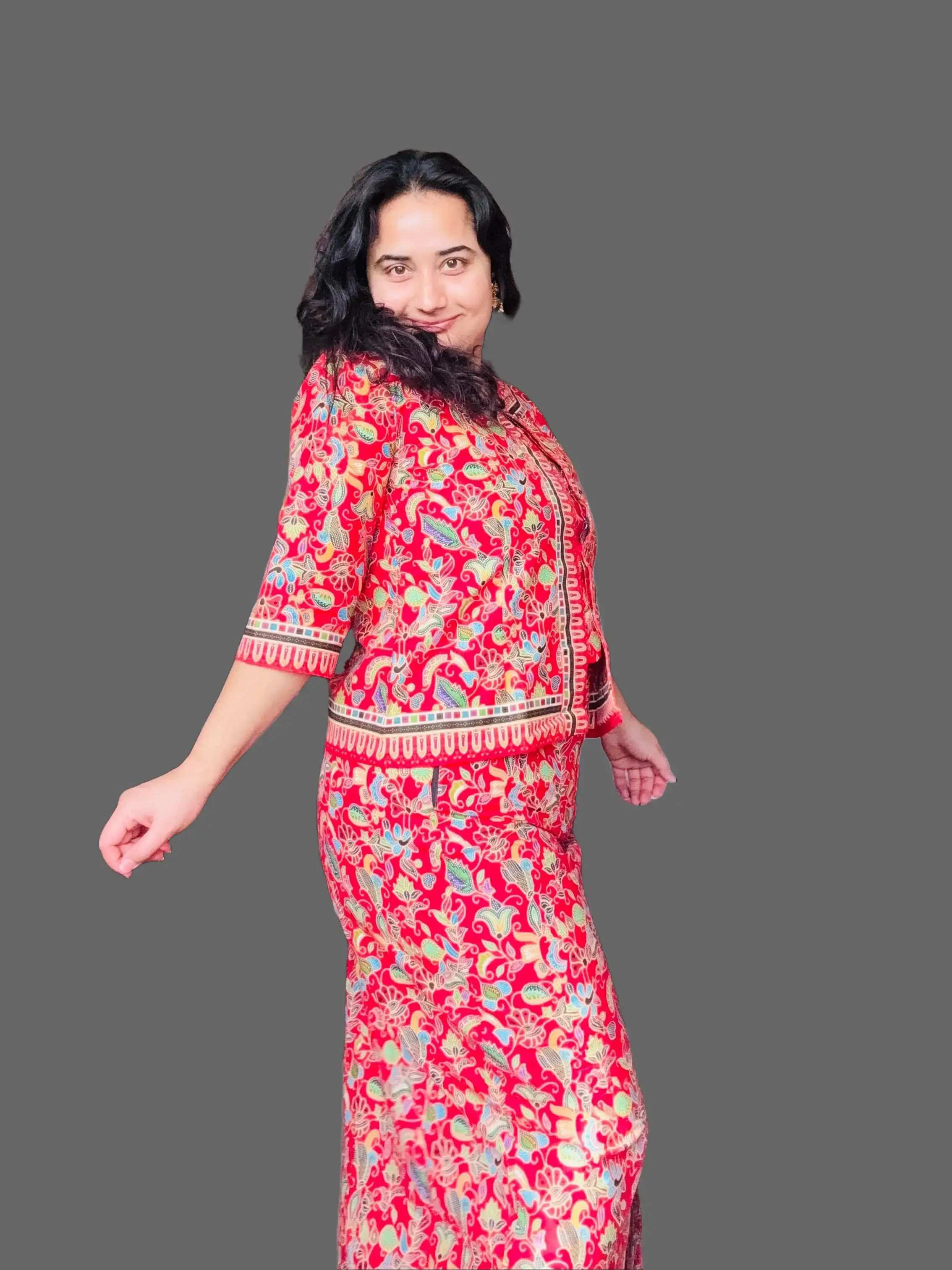 Singaporey Lungi and vest dress set for women-Red color- size 40 - TikTok  Shop