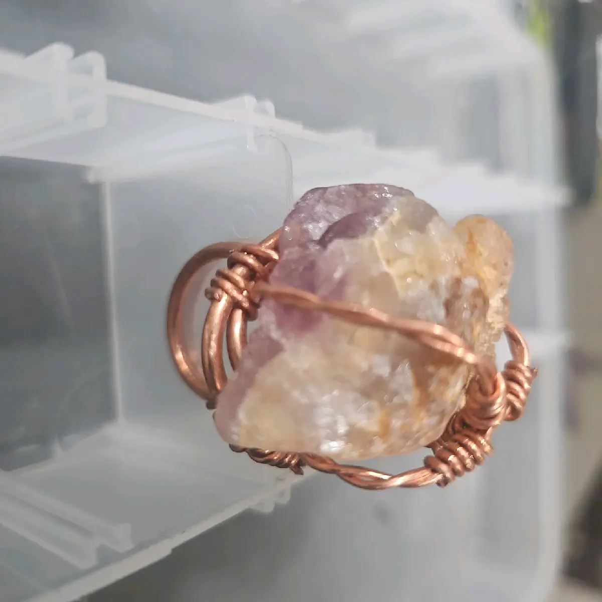 Purple Fluorite Crystal Ring - Elegant Design with Unique Fluorite Stone - Ideal for Any Occasion