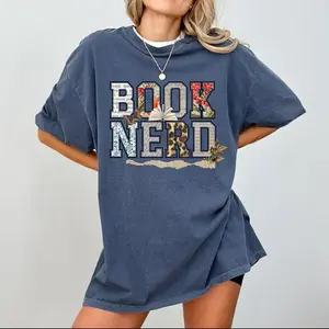 Book Nerd T-shirt, Vintage Floral Bookworm Tee, Aesthetic Literary Lover Shirt, Cozy Bookish Apparel for Readers, Retro Wildflower Book Club Top, Perfect Gift for Book Lovers