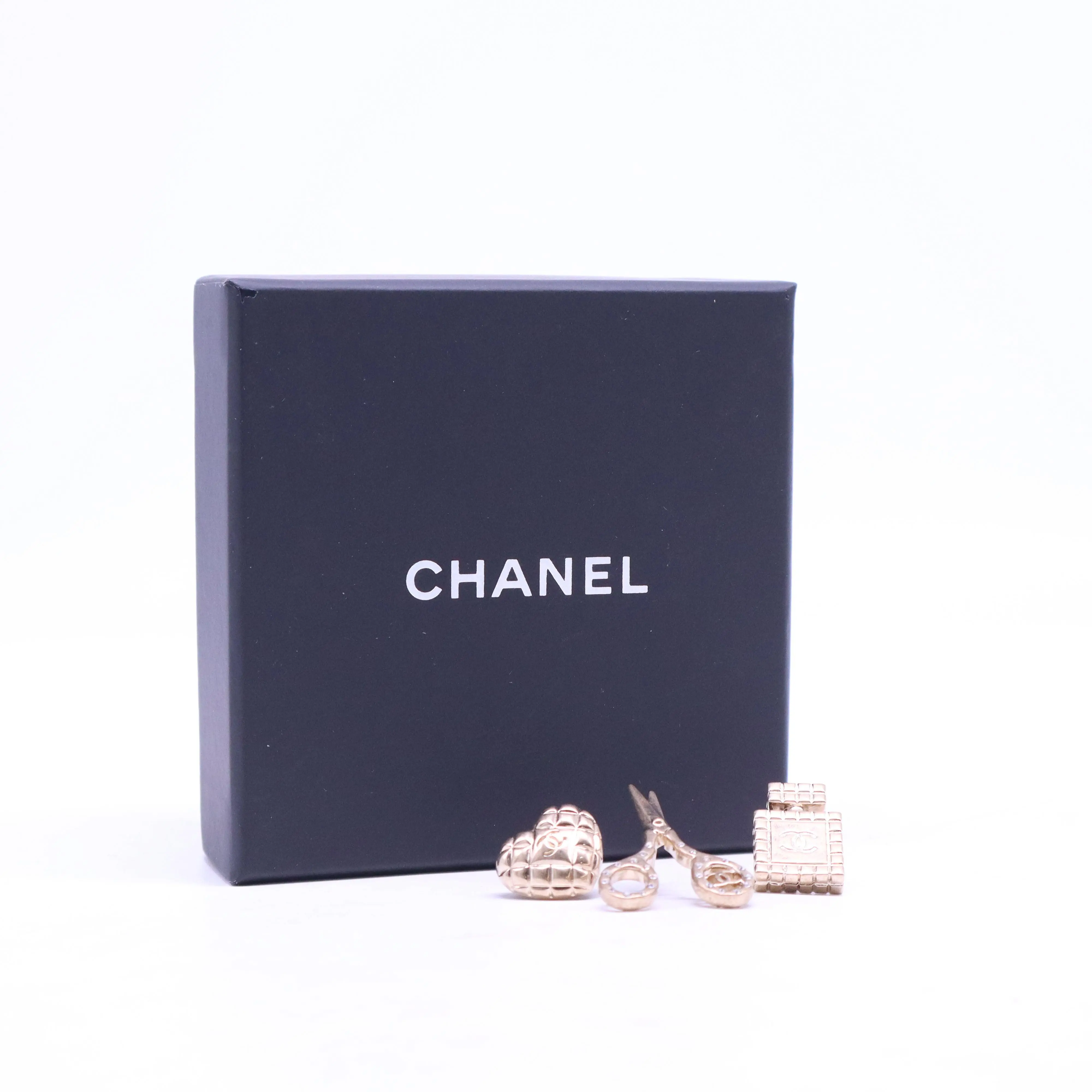 Pre-owned 2021 Strass CC Brooch Set W20832