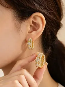 1 Pair Women's Hollow Round Ear Buckles, Copper Inlaid Zircon Earrings, Elegant Lightweight Versatile Jewelry, Sparkling Ear Jewelry
