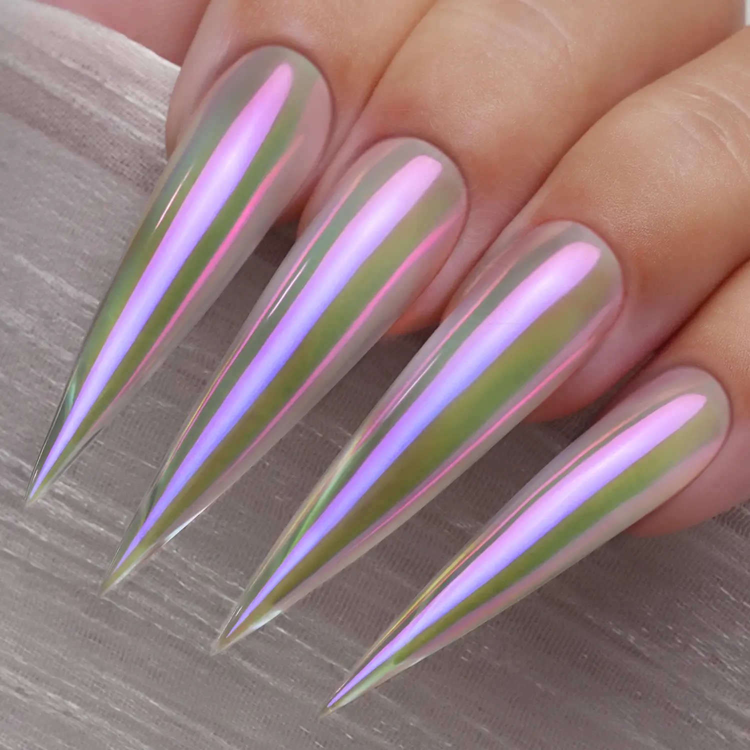 YOKEFELLOW GleamTap Cushion Aurora Chrome Nail Powder Mirror Powder GT113 Daydream/Green Blue with Lilac Sheen Nail Chrome Powder Super Shine Aurora Metallic Chrome Powder Illuminating Iridescent Glitter Nail Art Decoration for Home DIY Salon Manicure