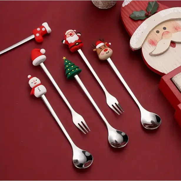 1PC Ergonomic Santa Claus Stainless Steel Dessert Spoon - Christmas Series Cutlery with Environmentally Friendly Color Plating, for Cafe Fruit Tea Coffee Espresso, Festive Holiday Tableware Gift for Friends, Arc-Shaped Spoon, Festive Look, Holiday Gift, L