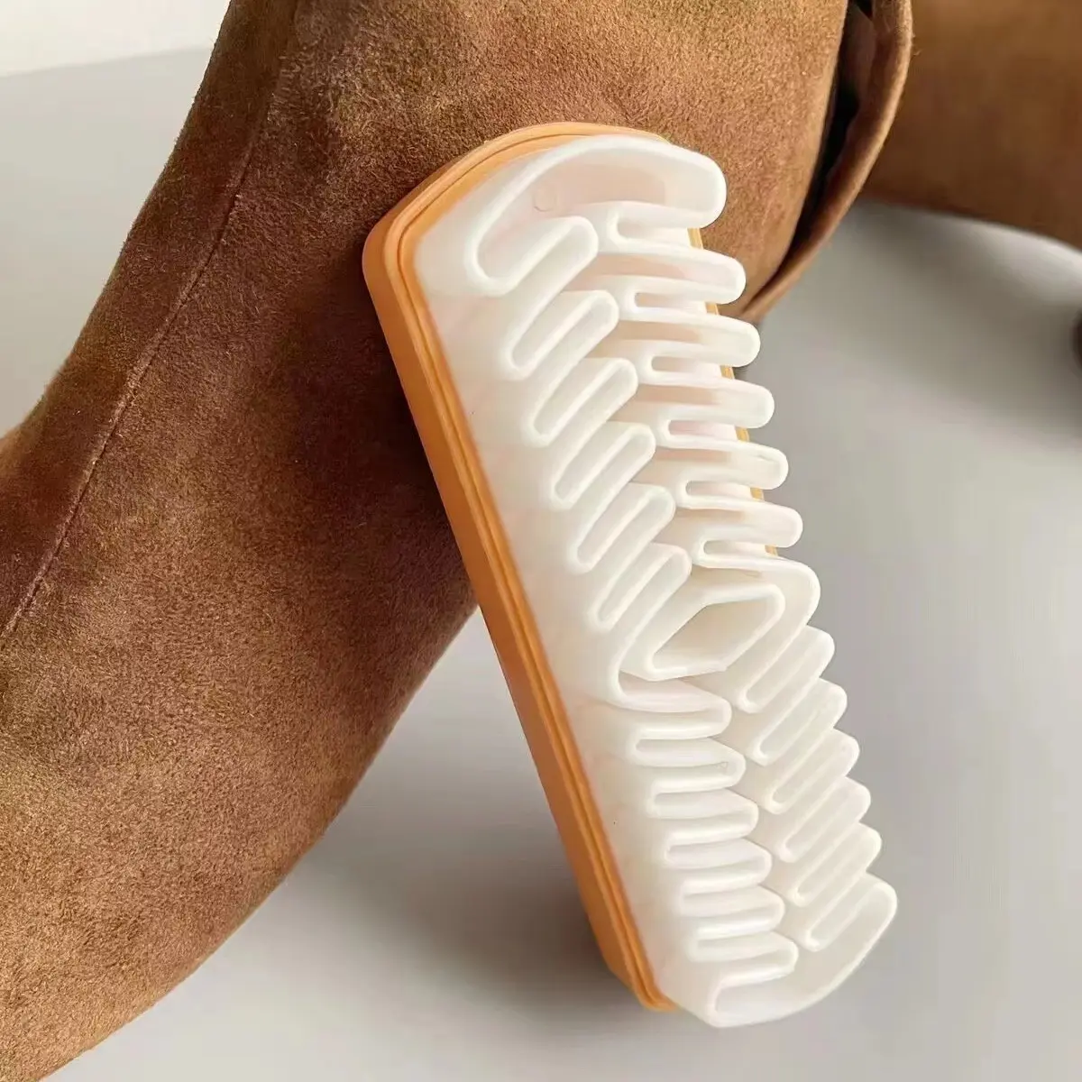 Suede and Nubuck Leather Shoe Brush with Rubber Eraser - Boot Scrubber for Effective Dust Removal on Velvet Footwear and Clothing, Maintain Best Appearance, Cleaning, Cleaning Supplies, Footwear Cleaner, Removal Brush Cleaning & Care