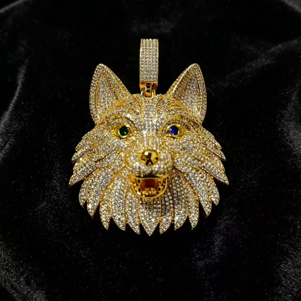 8130 Iced Wolf Head Pendant Wild Street Statement Necklace Charm with Sparkling Details and Bold Design summerwins Iced Out Jewellery