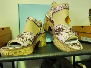 Life Stride "Cork" bottom Sandal-size 8