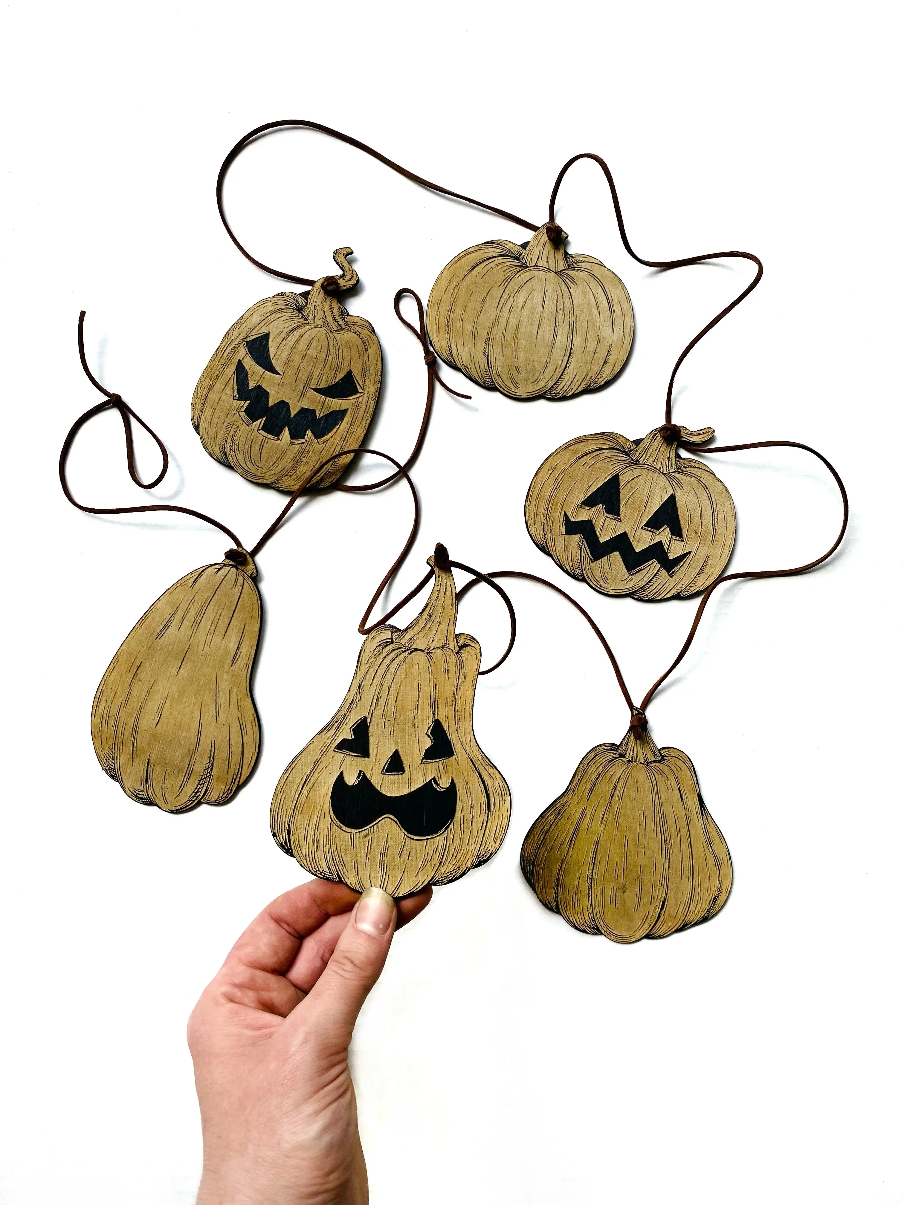 Wooden Pumpkin Garland: 6 Pumpkins