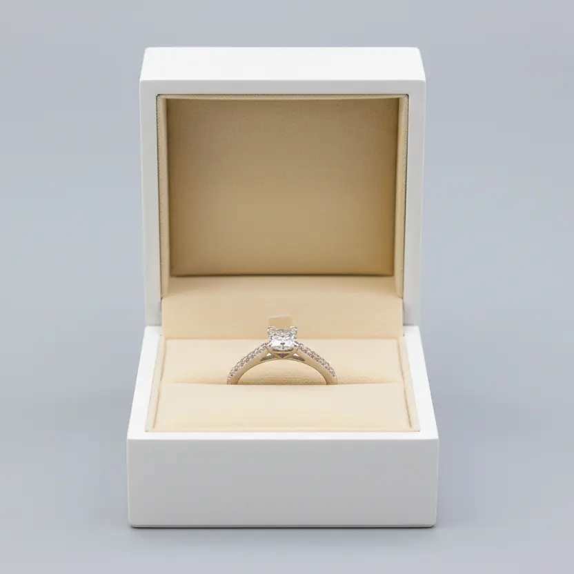 18K White Gold Women's Diamond Ring - 0.48ct