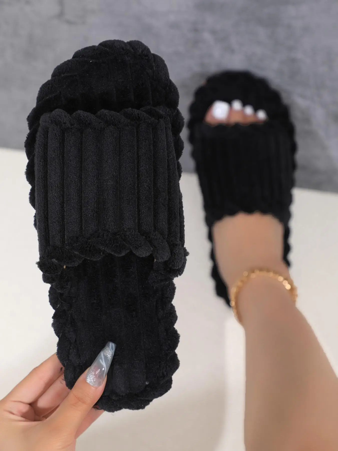 Women's Fall & Winter Stylish Cute Fluffy House Slippers Shoes for Galentinesparty, Trendy Soft Comfy Non-slip Warm Fuzzy Slippers, Minimalist Plain C