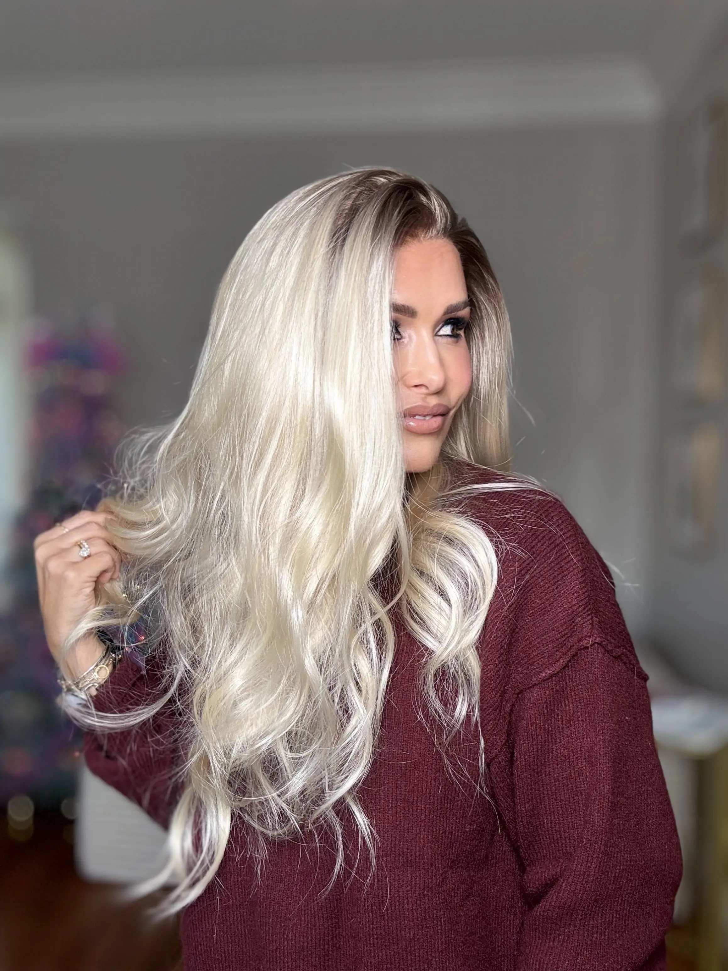 LoveStory Lace Front Wig for Women, Thea Body Wave in Ombre Blonde, Heat-Resistant Synthetic Hair with Free Part, Glueless Natural Look, Natural Looking Wig, Ombre Blonde Wigs