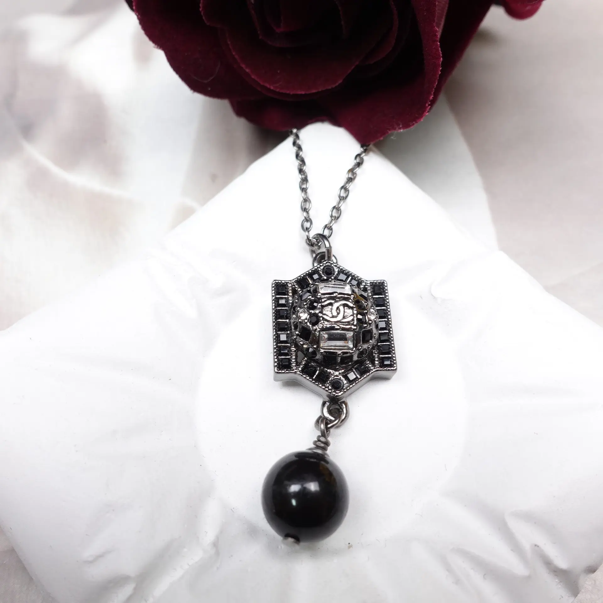 Pre-owned Chanel Black Metal Nacklace T10232959