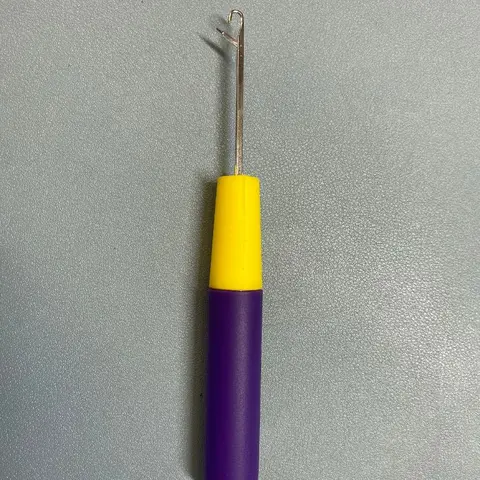 Noble Plastic-Handle Hair Crochet Hook, Handheld Latch Needle Tool for Hair Extension Installation, Micro Braids, 1 Piece
