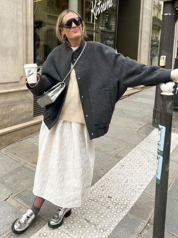 Women's casual jacket, stylish and comfortable design, perfect for everyday wear, a versatile fashion staple for spring and autumn.