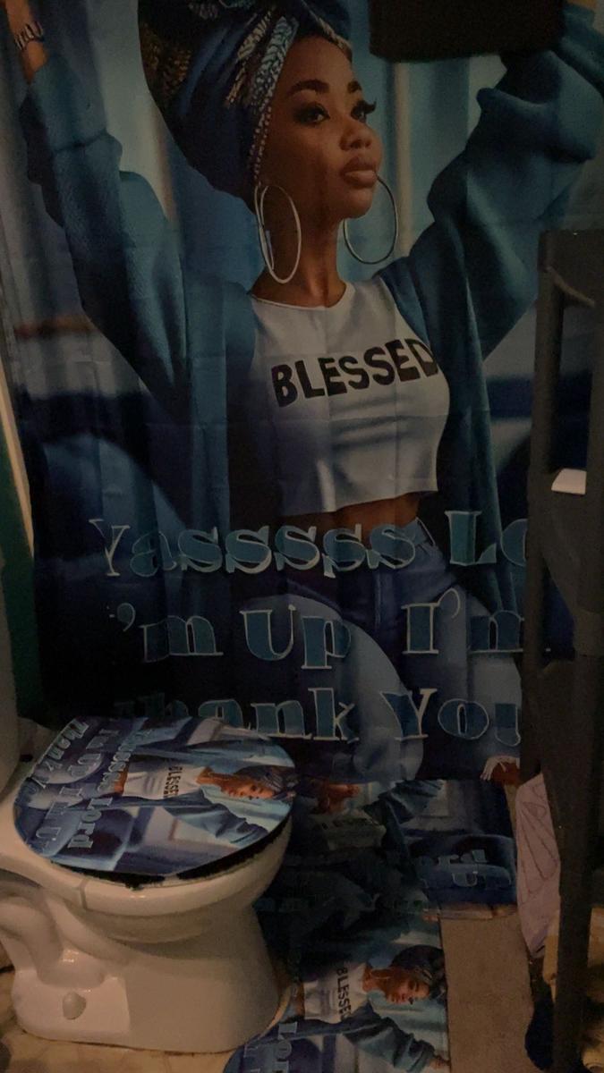 Item: 4PC SHOWER CURTAIN SET