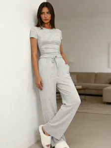 Women's Summer Two-Piece Set, Round Neck Slim-Fit Short Sleeves Top & High-Waisted Long Pants Sleepwear Loungewear Pajama Set, Casual Style with Pockets