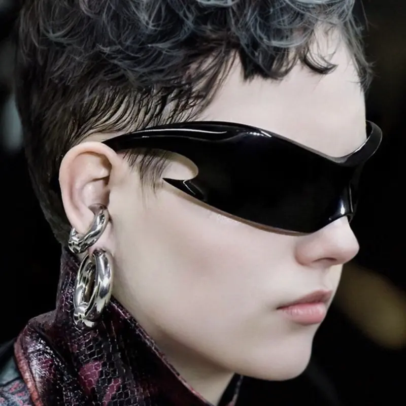 Y2K Futuristic Wraparound Shield Sunglasses Frameless Unisex Visor with Bold Design and Modern Style
